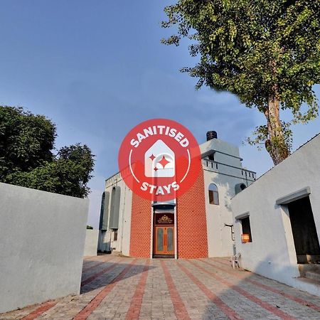 Collection O 83344 Hotel New River Rajkot Extérieur photo